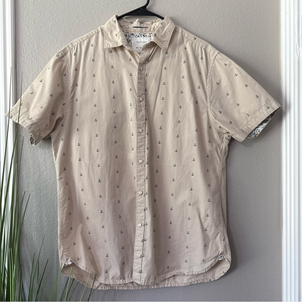MS17 Cactus Man Tiny anchor short sleeve button down shirt size large